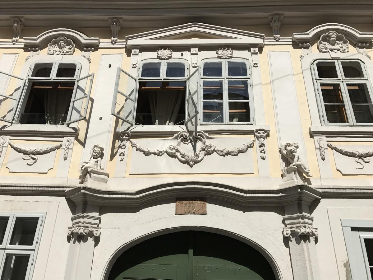 Boutique Hostel Zum Goldenen Kegel Wien Ngoại thất bức ảnh